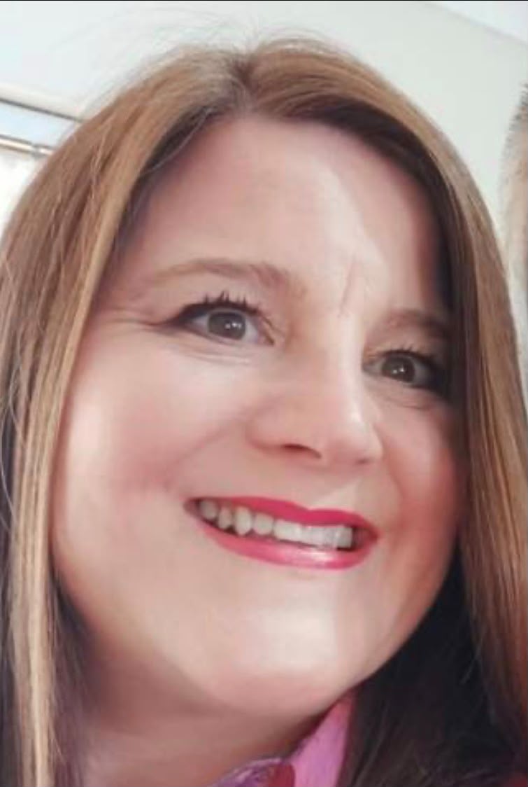 Emma, Senior Stylist at La'torias Hair